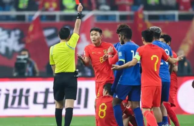 皇冠网站-FIFA取消36强单张黄牌 国足9人首战日本不存顾虑