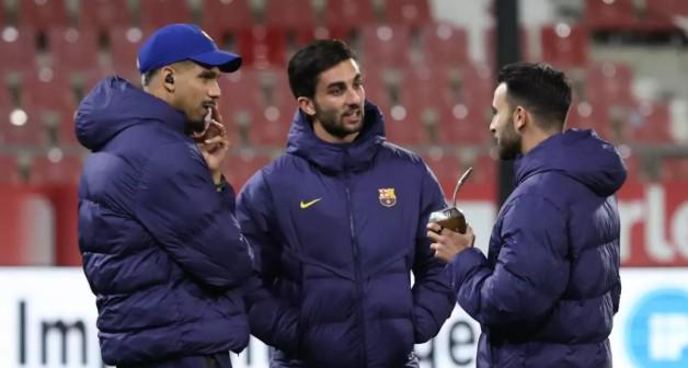 皇冠下载-每体：阿劳霍和费兰是巴萨队中最受喜爱的两位球员